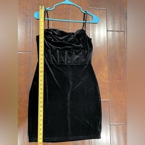 Windsor - Black Velvet Mini Dress - Size L (Juniors)